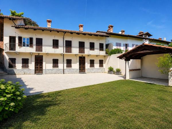 Cascina in Via della Rocca, Vezza d'Alba