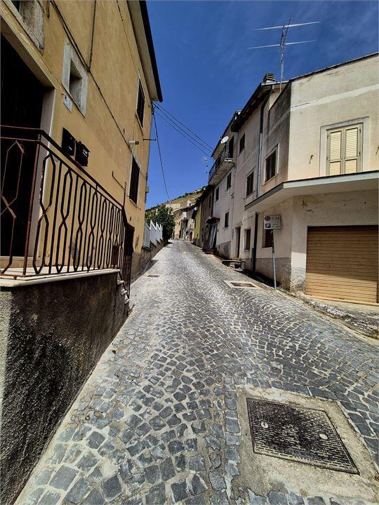 Casa indipendente in Via Canale 1, Cocullo