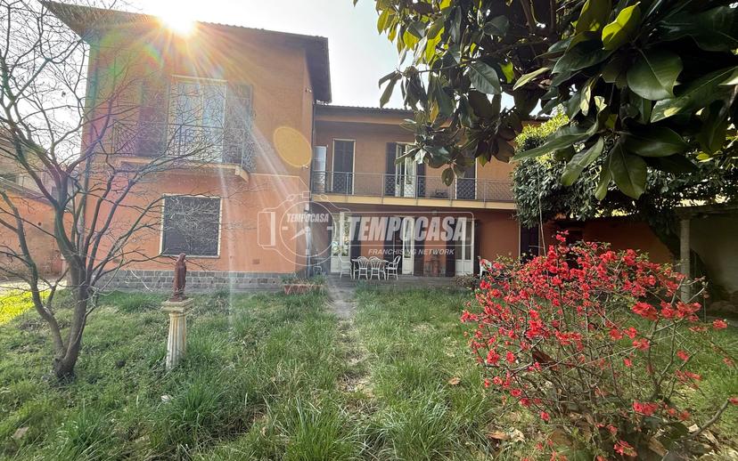 Villa in Via Alessandro Volta 12, Busto Garolfo — foto 2 di 5