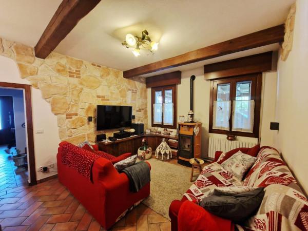 Villa bifamiliare in Piazza Don Giuseppe Andreoli 29, San Possidonio — foto 2 di 5