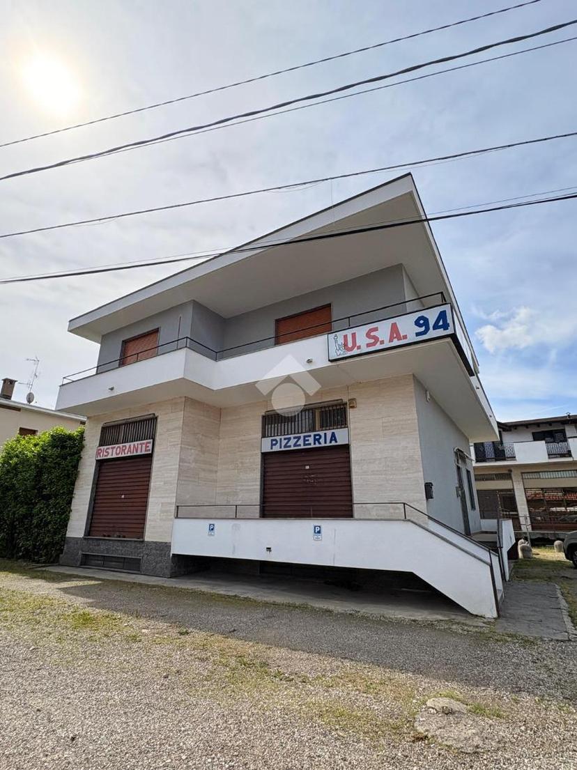Casa indipendente in Viale Ticino 54, Lonate Pozzolo — foto 4 di 5