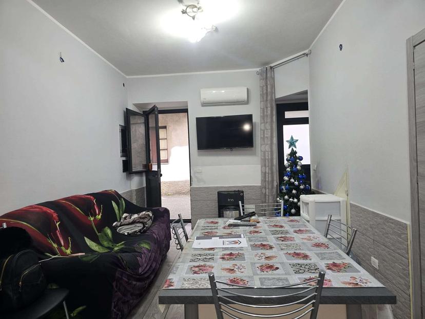 Trilocale in Via Magenta 52, Borgia — foto 5 di 5