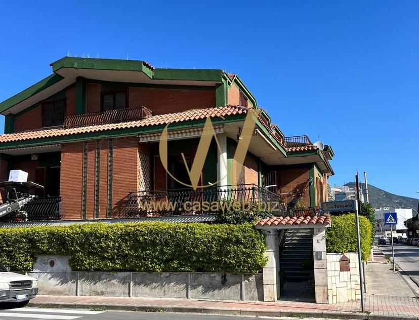 Villa in Via Toscana, Casagiove — foto 2 di 5
