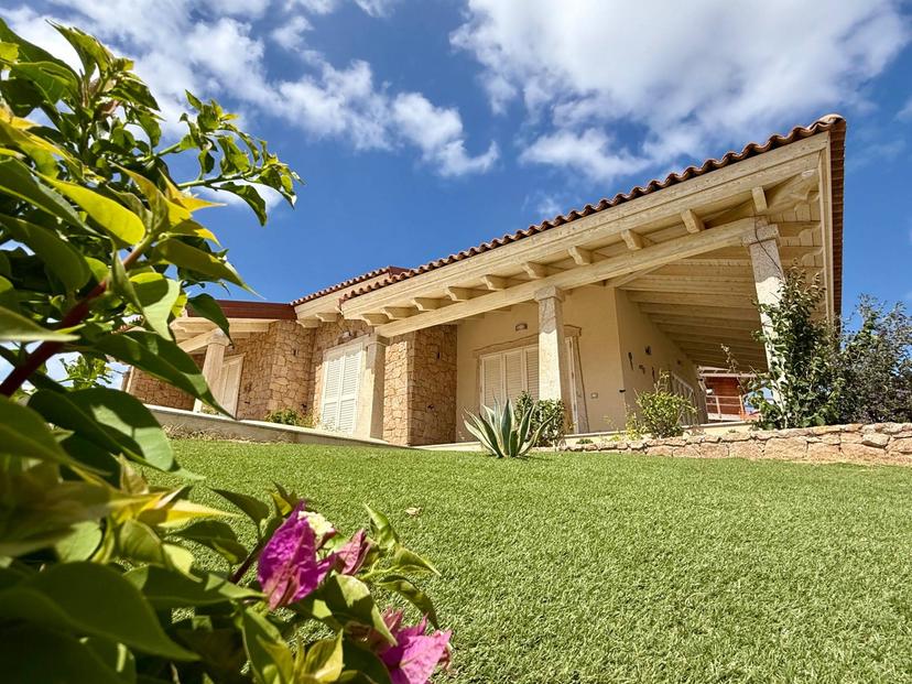 Villa in Isola Rossa, Trinità d'Agultu e Vignola — foto 4 di 5
