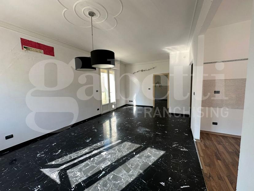Quadrilocale in Via Venezia 18, Albenga
