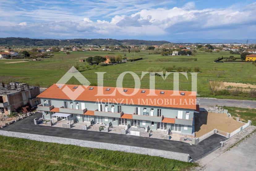 Villa a schiera in F.Lli Cervi 138, Castelfranco di Sotto — foto 2 di 5