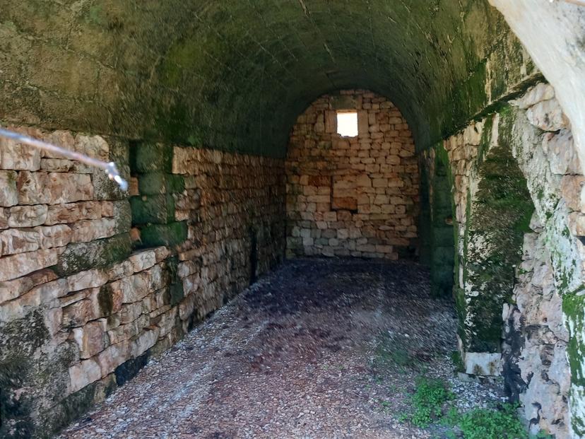 Trullo in C.da Sardella, San Michele Salentino — foto 5 di 5