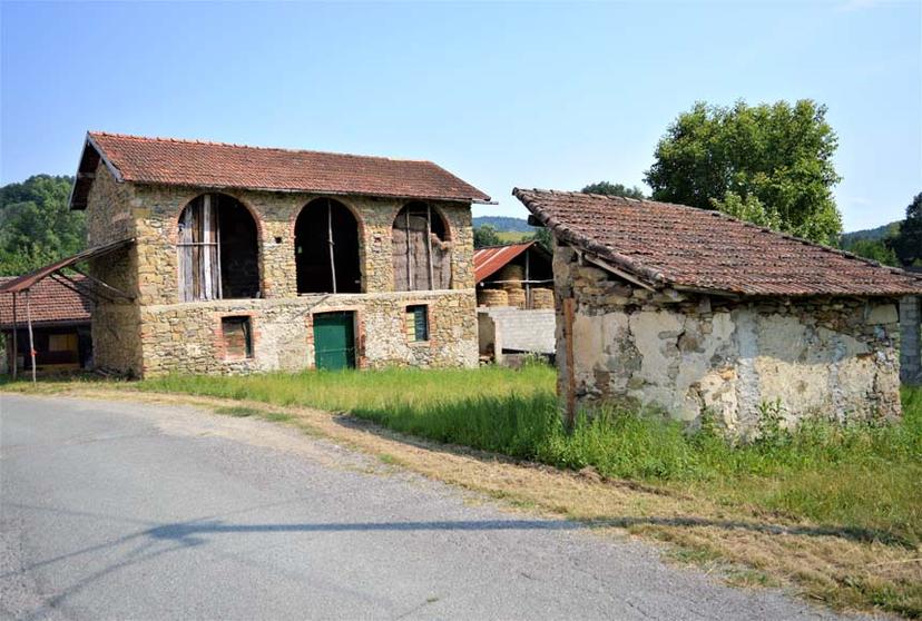 Casa indipendente in Loc. Valla, Pareto — foto 5 di 5