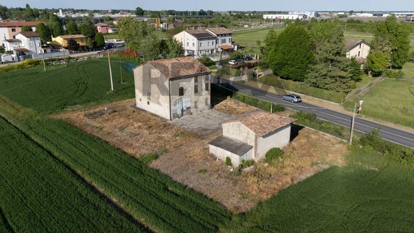 Casa indipendente in Strada della Cisa 82, Brescello