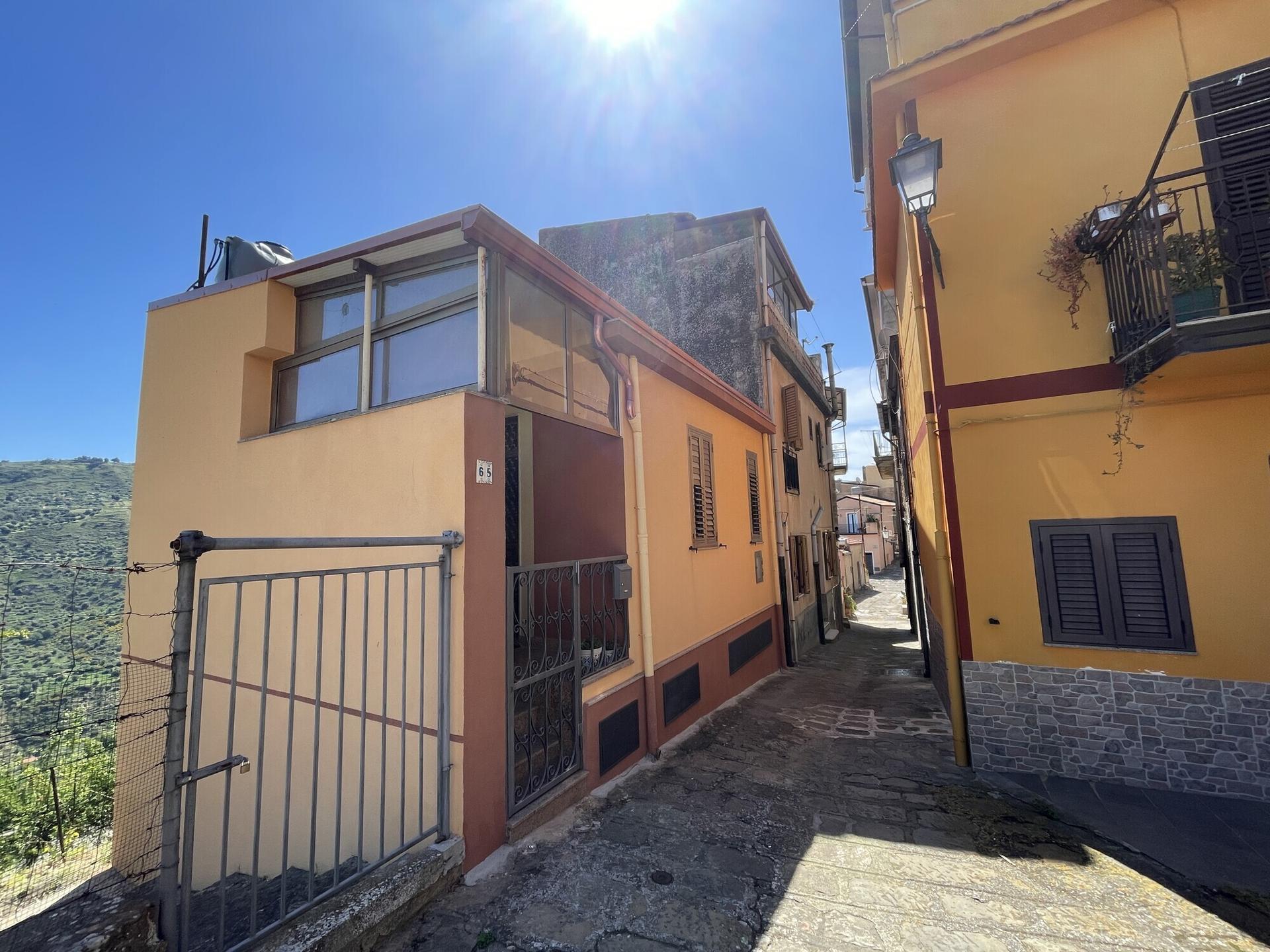 Appartamento in Garibaldi 47, Reitano