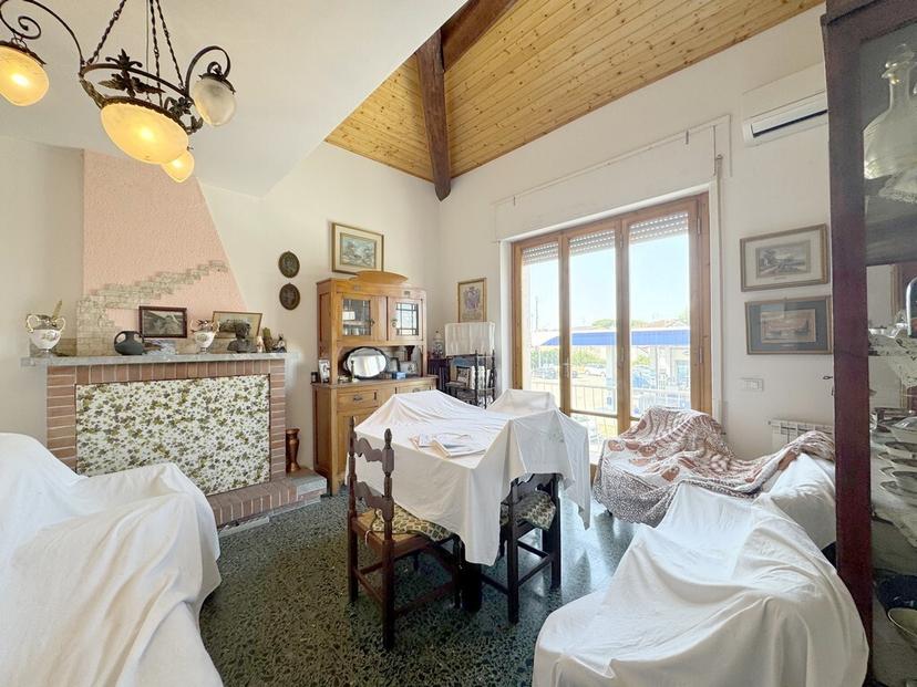 Trilocale, Viareggio