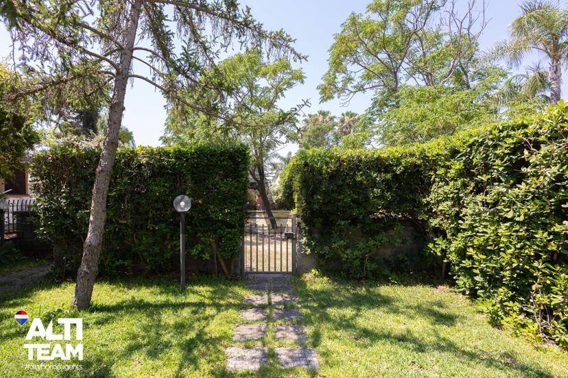 Villa a schiera in Via Dottor Mario Amato 5, Mascali