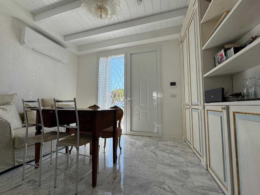 Casa indipendente in Via Sinistra del Porto, Rimini — foto 2 di 5