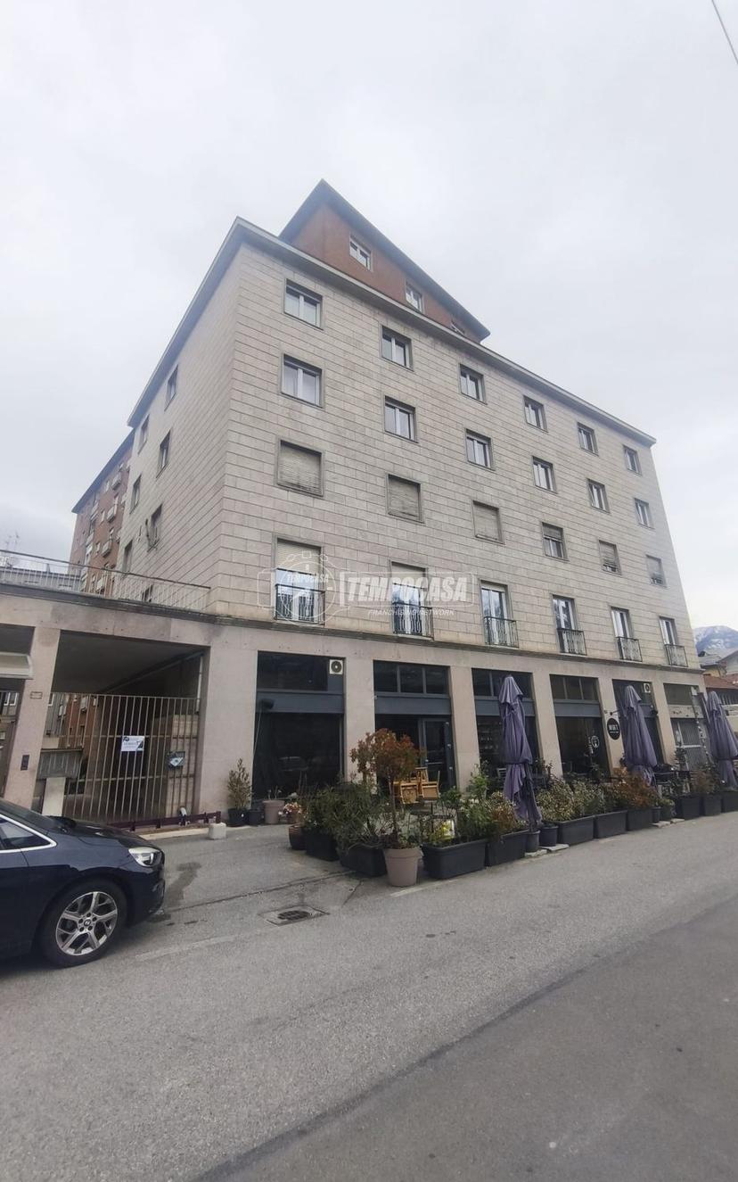 Appartamento in Via Tourneuve 16/a, Aosta