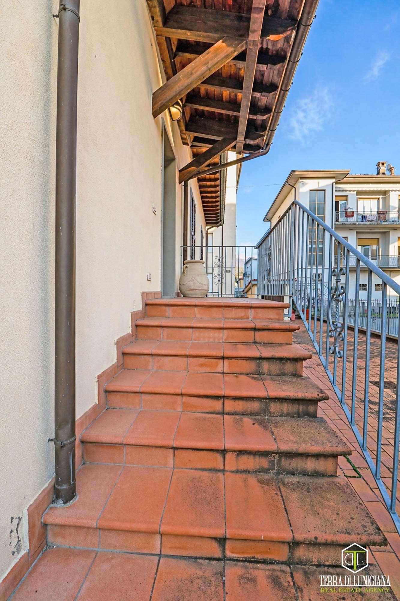 Casa indipendente in Via Roma 33, Pontremoli