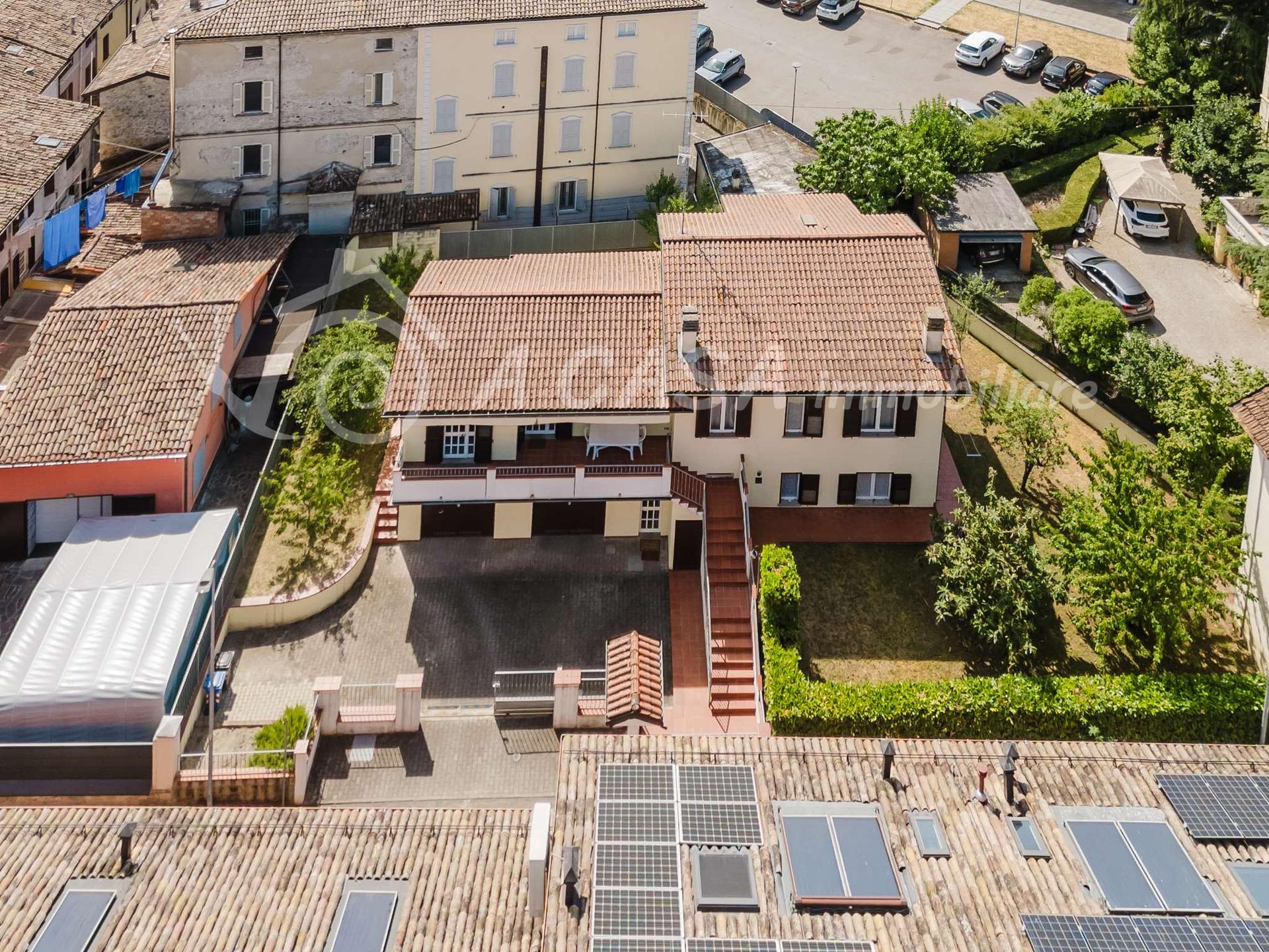 Villa unifamiliare in Via Cerreto  2, Felino
