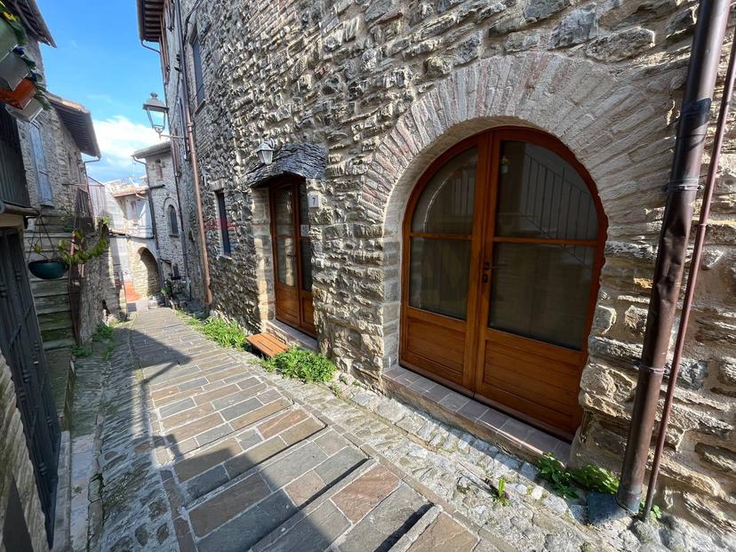 Bilocale in Piazza del Castello, Bevagna — foto 2 di 5