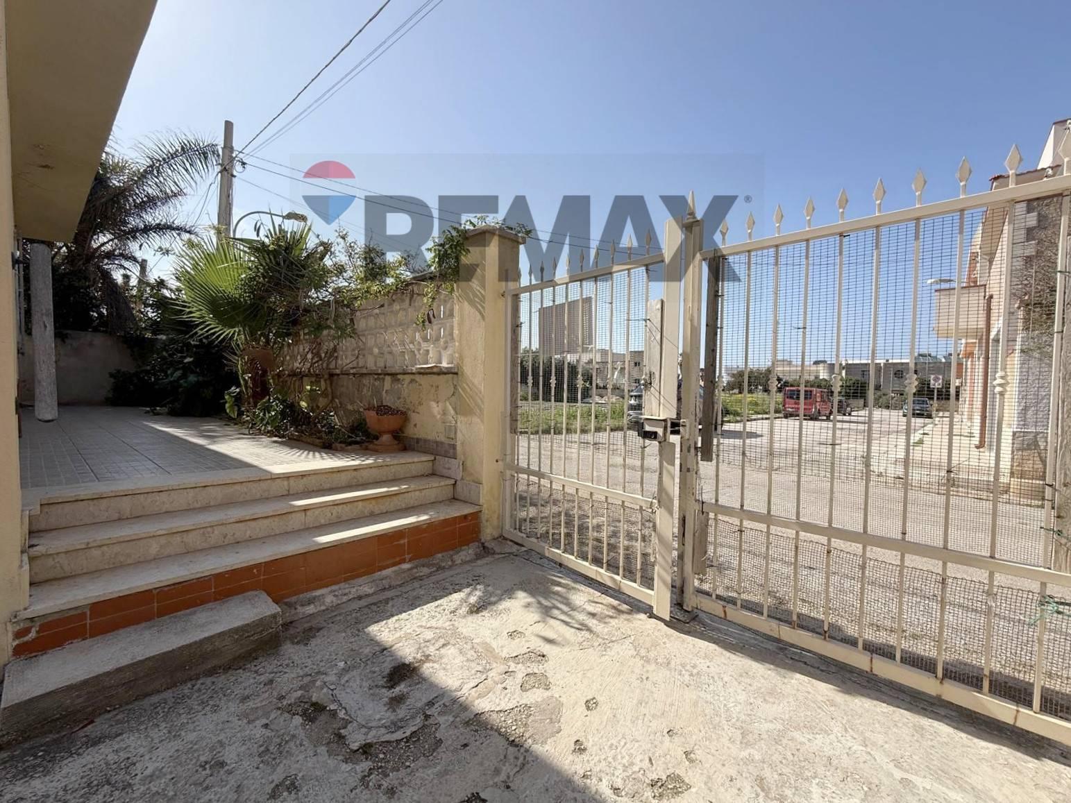 Villa in Via Agamennone 3, Valderice