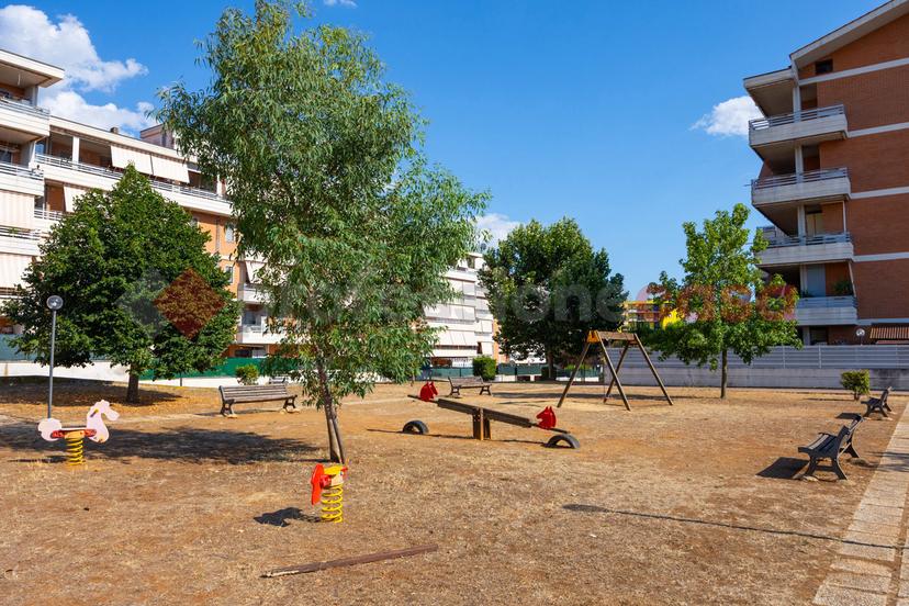 Bilocale in Viale delle Arti , Pomezia