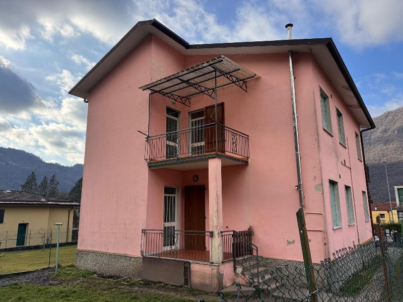 Villa in Via Provinciale 10, Idro