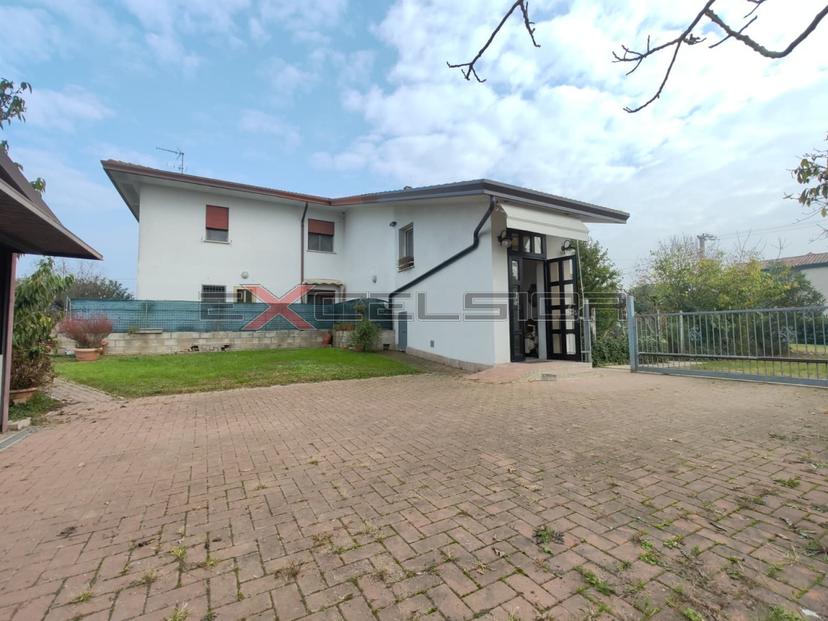 Villa in Via G. Matteotti, 20 Bis, Cavarzere — foto 5 di 5