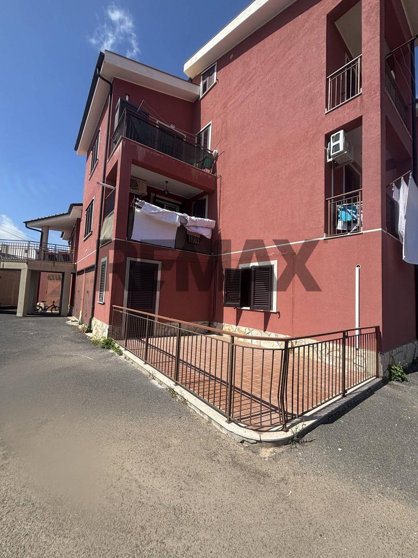 Quadrilocale in Via Enna 1, Melilli — foto 2 di 5