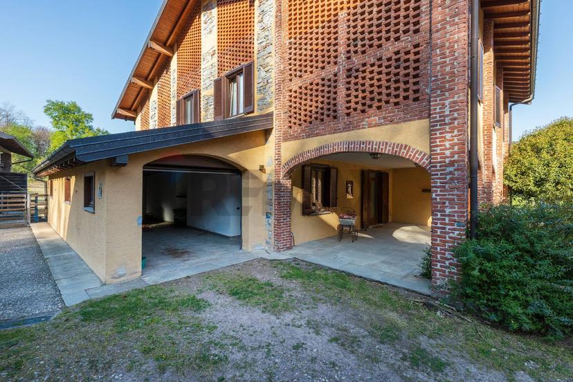 Villa in Via Roncaccio 4, Laveno-Mombello — foto 2 di 5