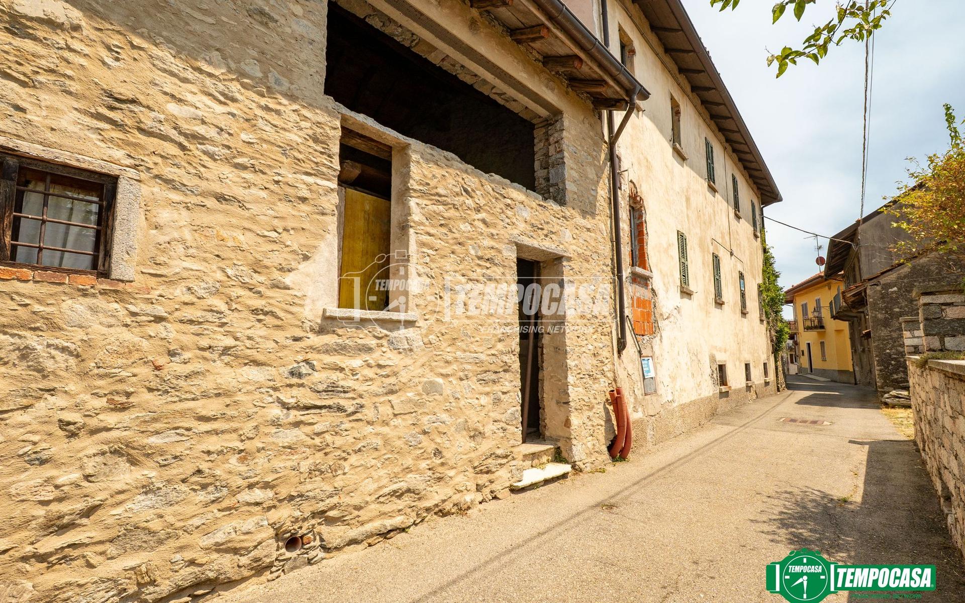 Casa indipendente in Via per Comnago 5/Risorgimen, Lesa