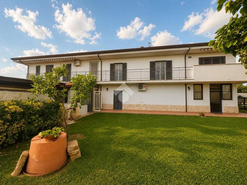 Casa indipendente in Villa Plurifamiliare Via Covino 27, Fondi — foto 2 di 5