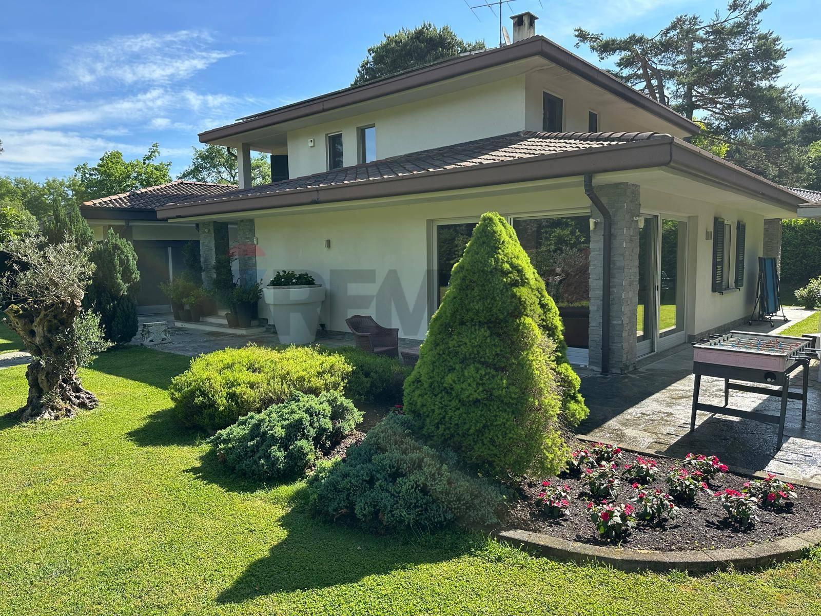 Villa, Cantù