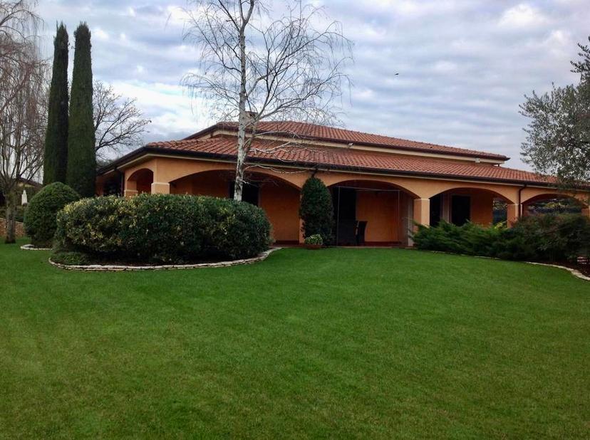 Villa in Via Milano 57, Peschiera del Garda — foto 4 di 5
