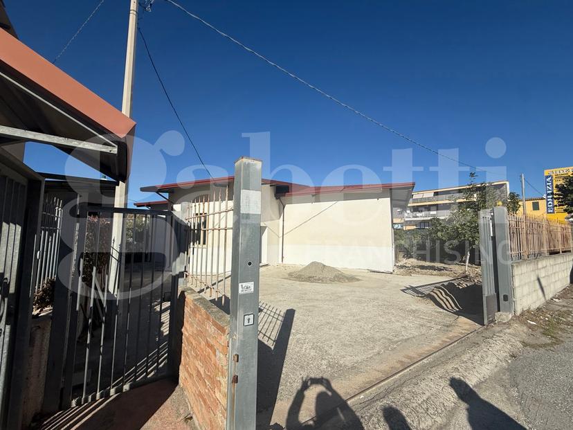 Casa indipendente in Viale Magna Grecia 128/B, Catanzaro — foto 3 di 5