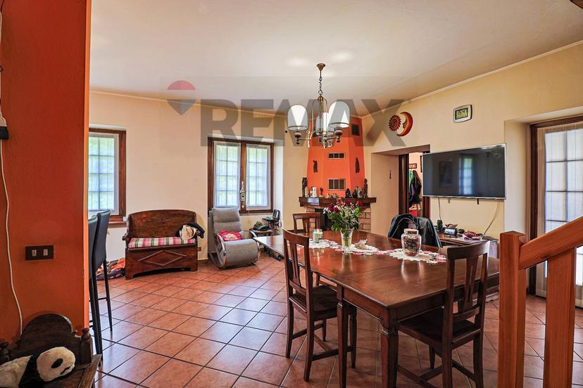 Casa indipendente in Via Nazario Sauro 18, Cittiglio — foto 3 di 5