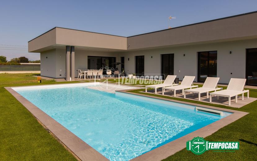 Villa, Oleggio — foto 3 di 5