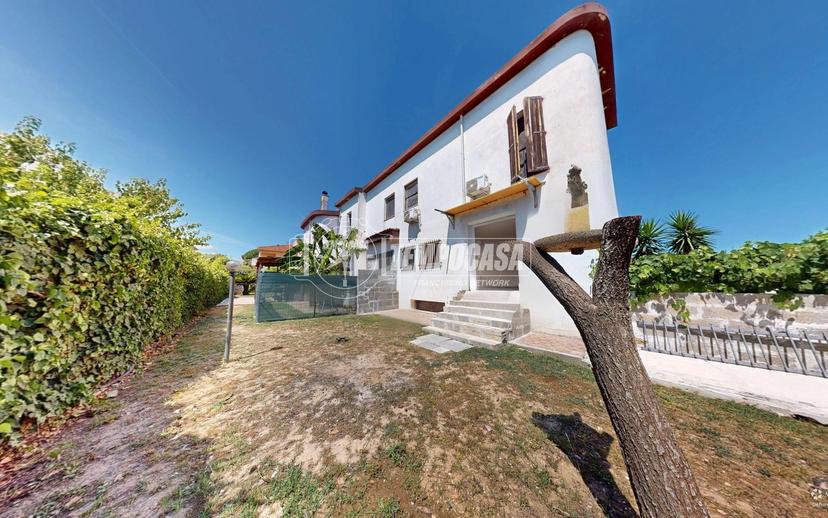 Villa a schiera in Via Fratelli Catoni, Sassari — foto 2 di 5
