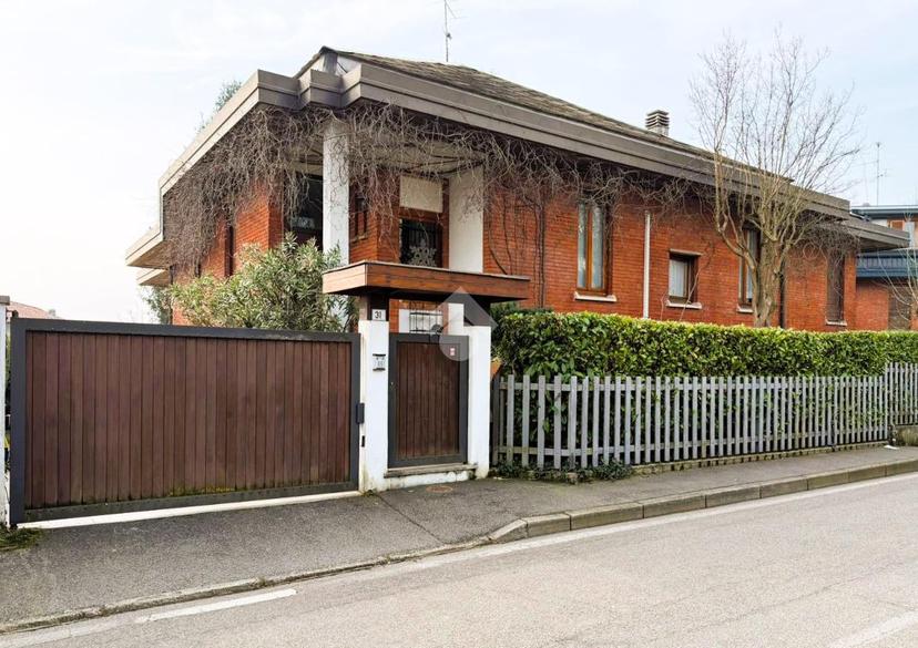 Villa in Via Ugo Foscolo 31, Lesmo — foto 2 di 5