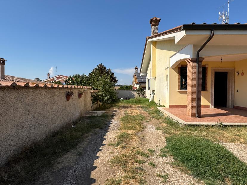 Casa indipendente in Via Lecce 101, Ardea — foto 4 di 5