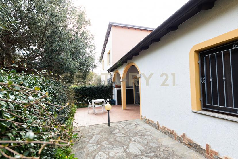 Casa indipendente in Via Madrid, San Teodoro — foto 5 di 5