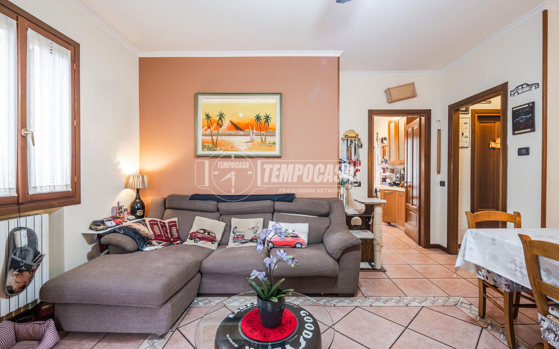 Trilocale in Via Martiri della Libertà 12, Castelvetro di Modena