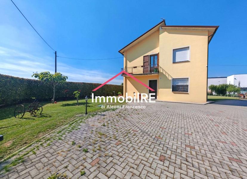 Casa indipendente, Reggio nell'Emilia — foto 2 di 5