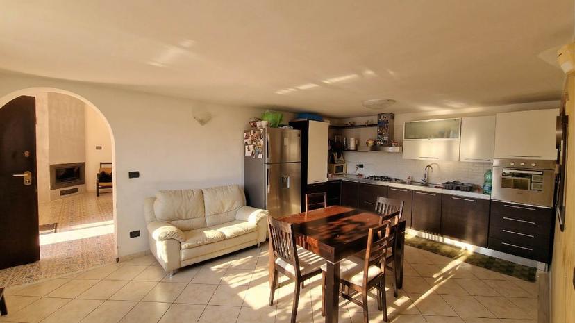 Villa in Via Lungo Argine, Castel Volturno — foto 2 di 5