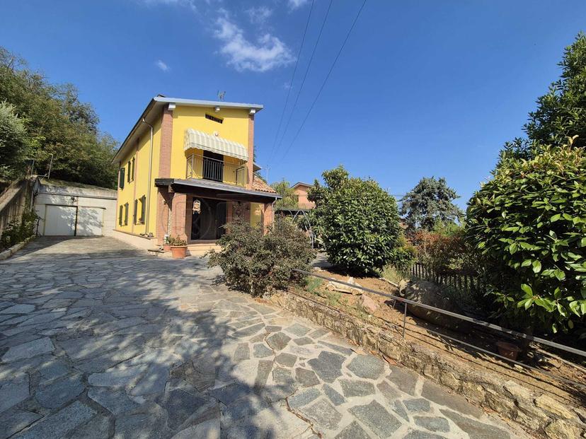 Villa in Via Bottego, Salsomaggiore Terme