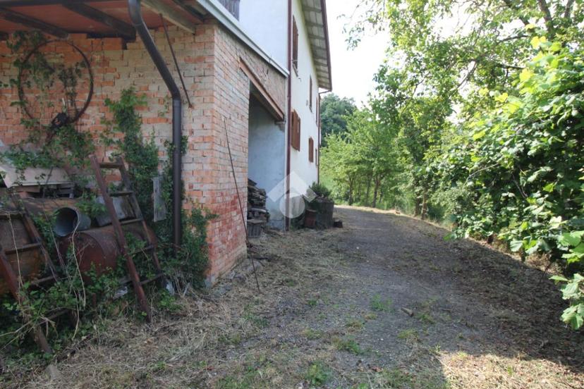 Casa indipendente in Via Mutilati di Guerra 12, Toano — foto 2 di 5