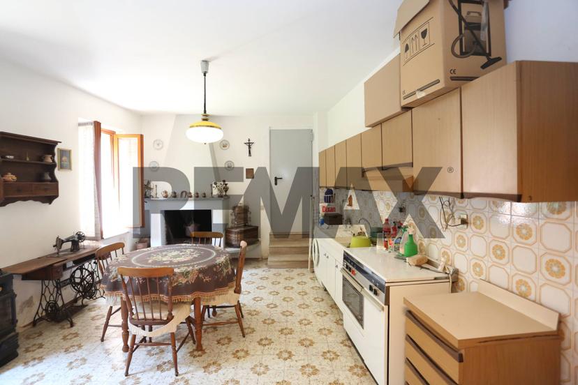 Quadrilocale in Via Enrico Caffi 2, San Pellegrino Terme — foto 3 di 5