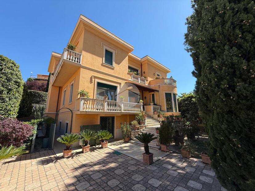 Villa in Viale Guglielmo Marconi, Montebuono — foto 2 di 5