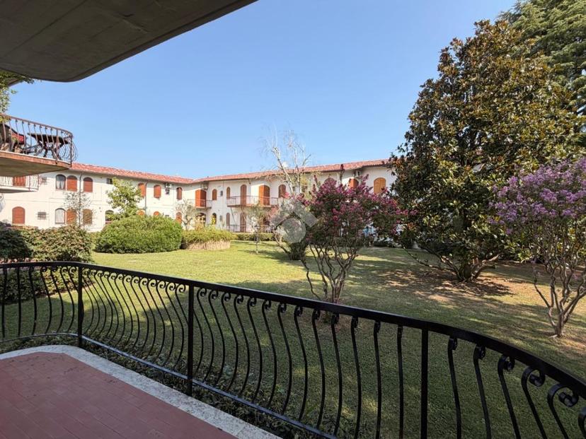 Trilocale in Via Alfieri 3, Peschiera del Garda — foto 3 di 5