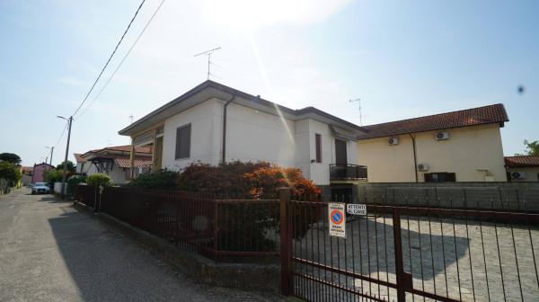 Villa in Via Privata Vincenzo Bellini 10, Cassolnovo — foto 3 di 5