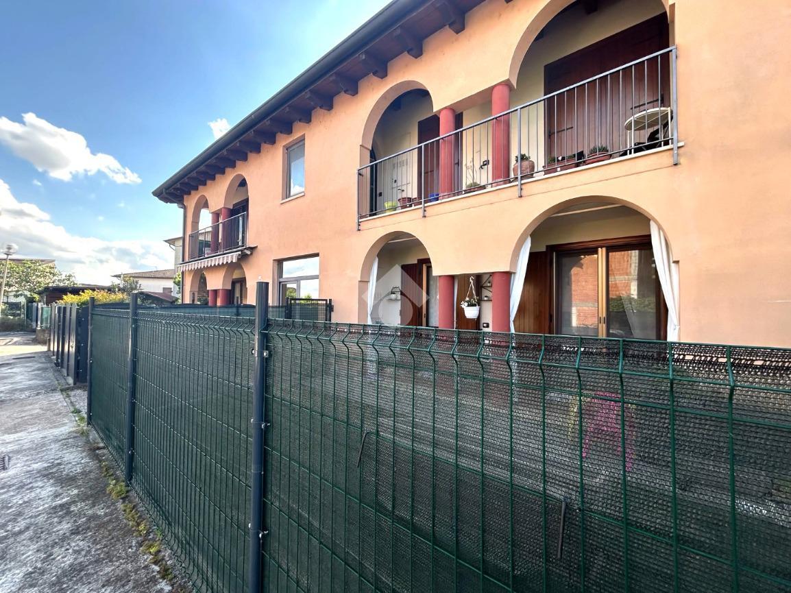Trilocale, Isola della Scala