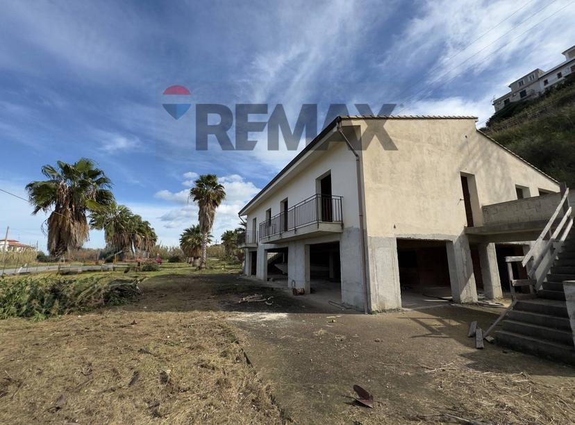 Casa indipendente in S.S. 113 199, Campofelice di Roccella — foto 5 di 5