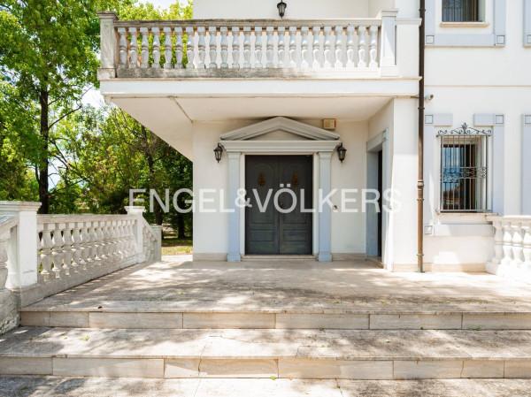 Villa in Via dei Tigli 5, Cento